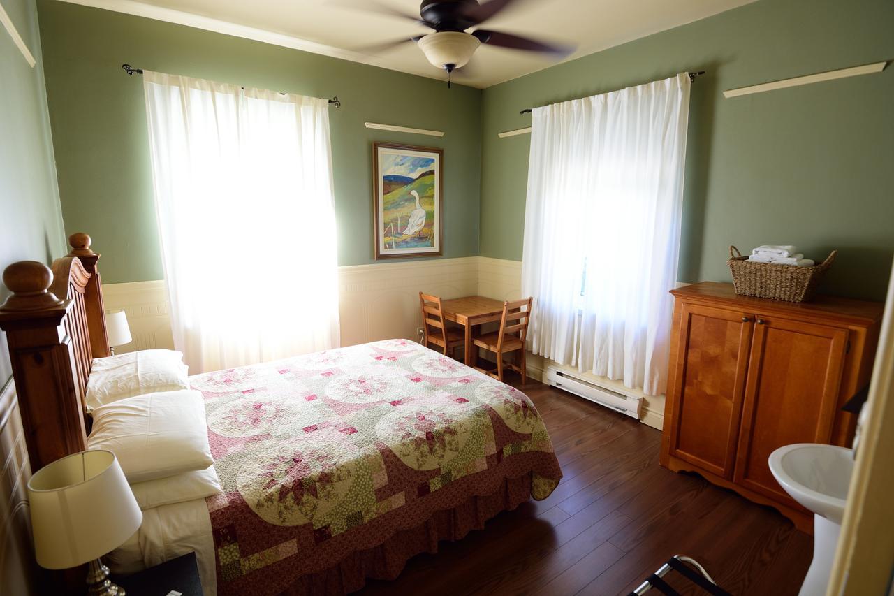 Auberge le St-Georges Chicoutimi Eksteriør billede
