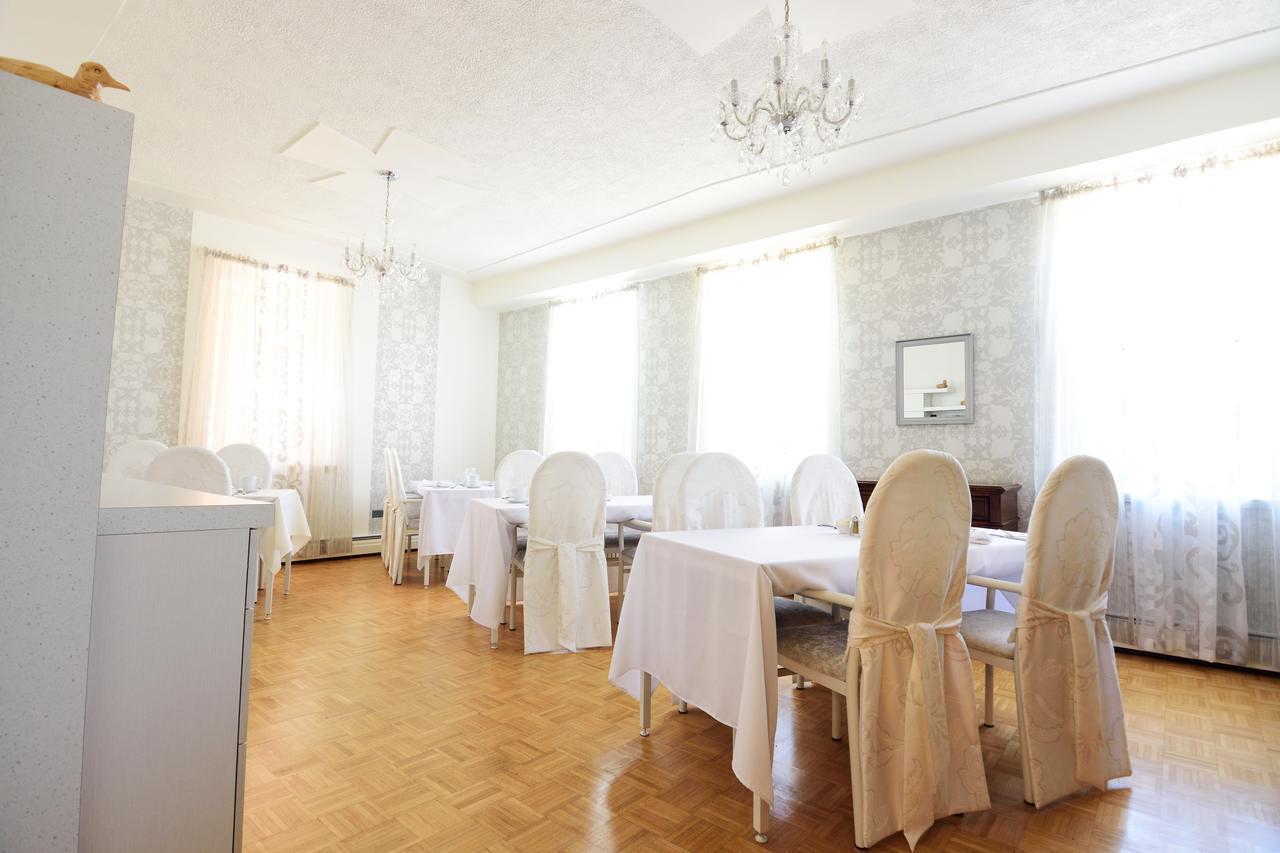 Auberge le St-Georges Chicoutimi Eksteriør billede
