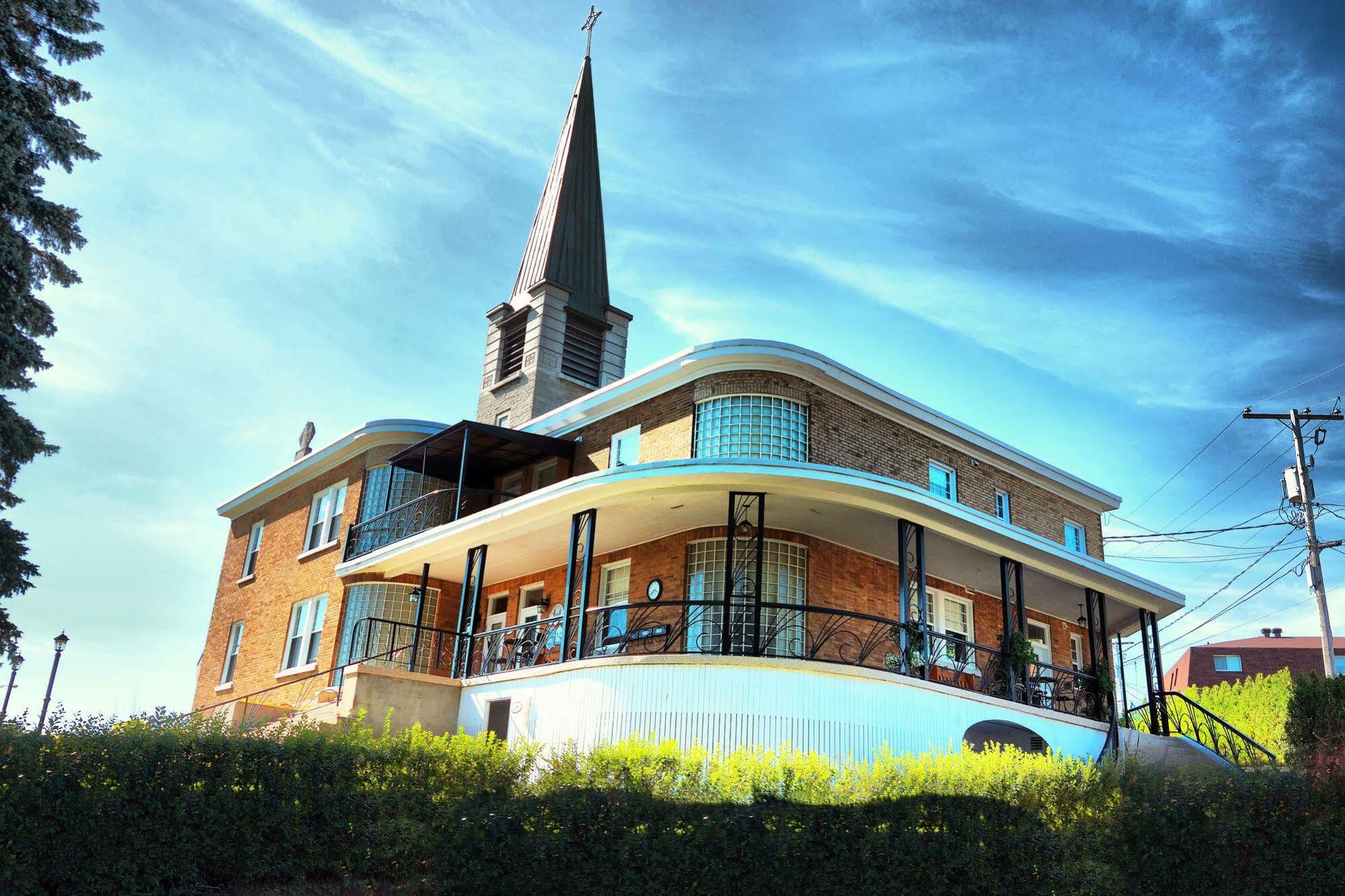 Auberge le St-Georges Chicoutimi Eksteriør billede