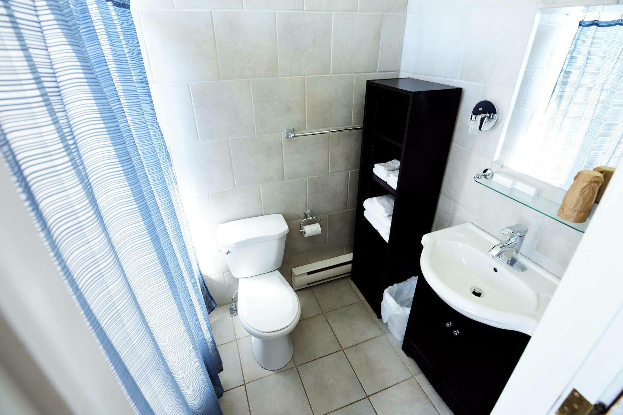 Auberge le St-Georges Chicoutimi Eksteriør billede