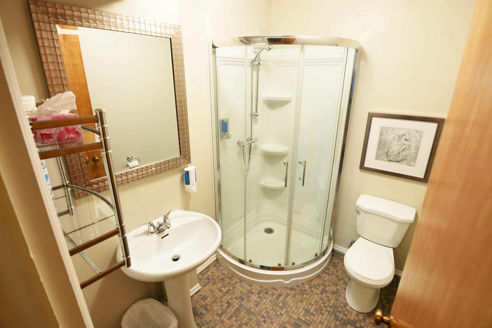 Auberge le St-Georges Chicoutimi Eksteriør billede