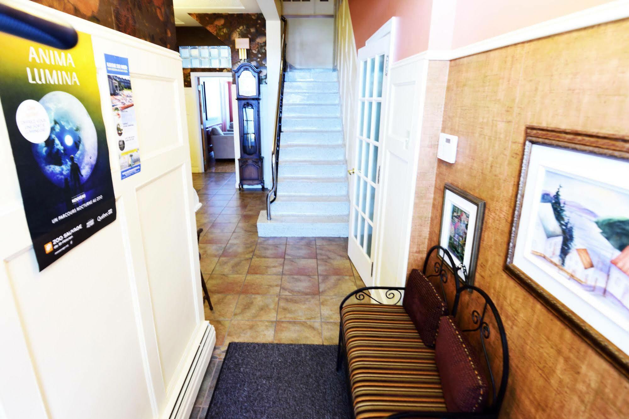 Auberge le St-Georges Chicoutimi Eksteriør billede
